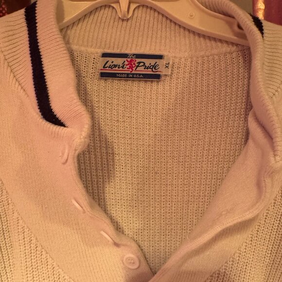 Vintage 1970s Sweater / Sweatshirt GM Oldsmobile USA Made (XL) Grandma Sweater - Picture 5 of 13